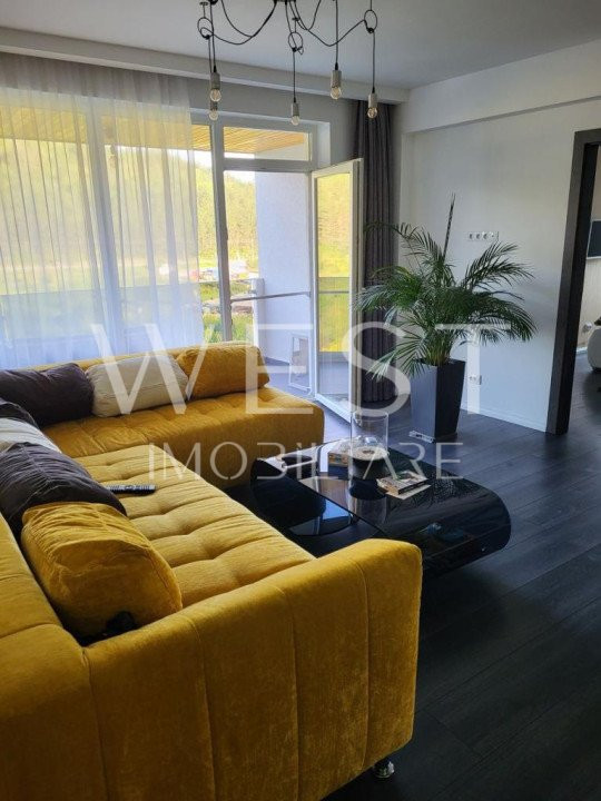 Apartament superfinisat LA CHEIE ! 3 camere ! 2 Parcari ! Zona Vivo !