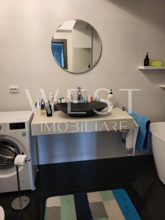 Apartament superfinisat LA CHEIE ! 3 camere ! 2 Parcari ! Zona Vivo !