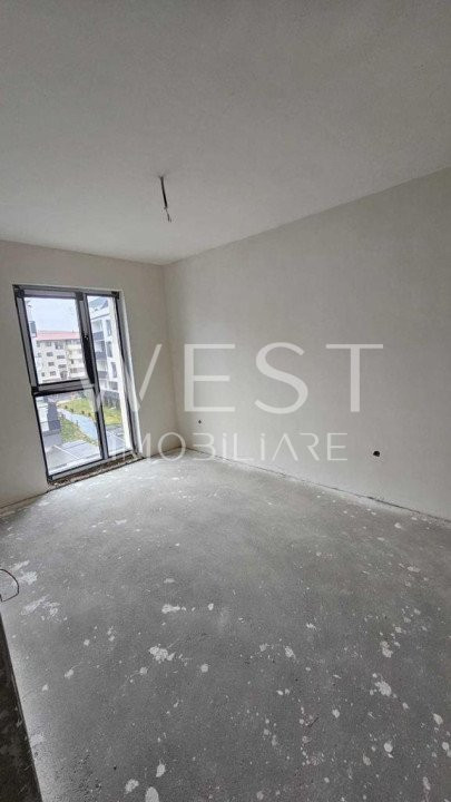 Apartament de 3 camere+27mp terasa! Str. Eroilor! Semifinisat! Cu CF!