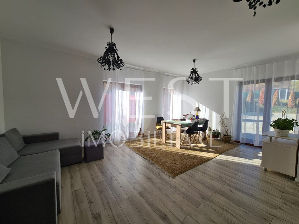 Apartament la vila,2 cam. cu gradina de 95mp!2 Parcari!Zona Urusagului