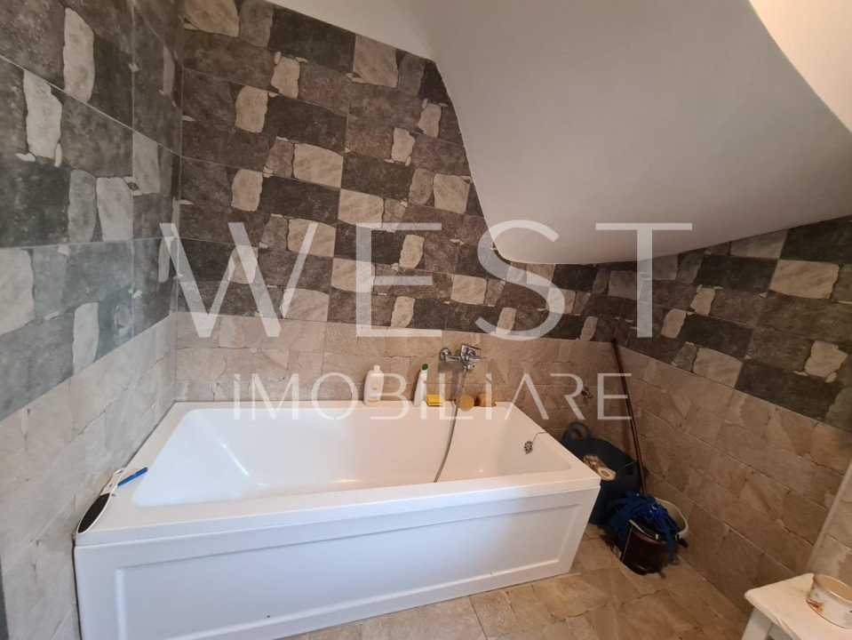 Apartament la vila,2 cam. cu gradina de 95mp!2 Parcari!Zona Urusagului