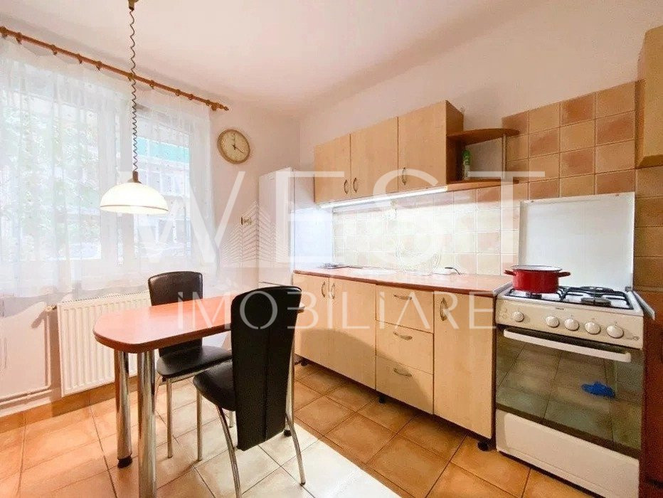 Apartament 2 camere! La cheie! Curte interioara! Central/Strada Paris