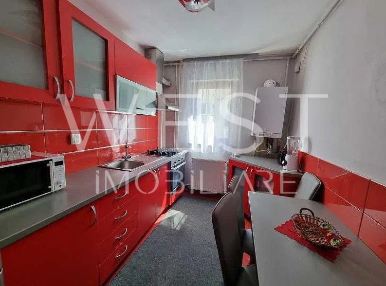 Apartament 3 camere, decomandat/ Boxa/ Etaj intermediar/ Zona BIG