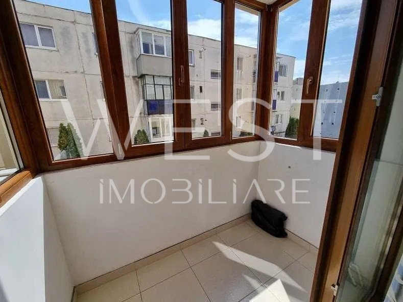 Apartament 3 camere, decomandat/ Boxa/ Etaj intermediar/ Zona BIG
