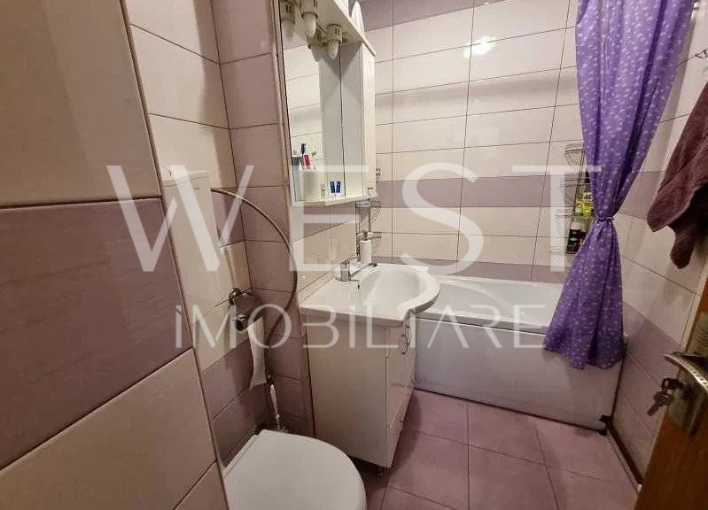 Apartament 3 camere, decomandat/ Boxa/ Etaj intermediar/ Zona BIG