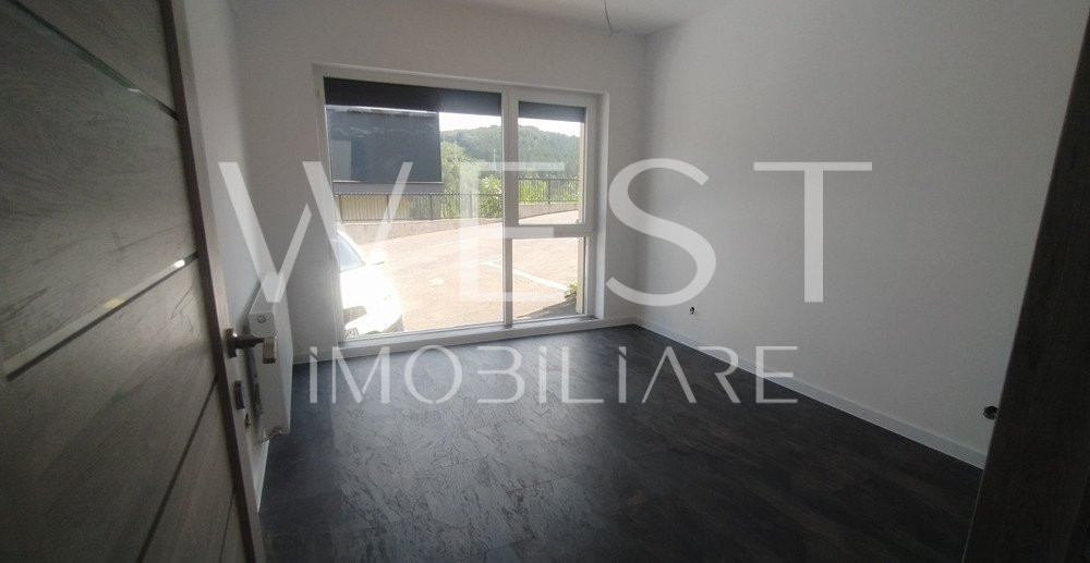 Apartament 2 camere 58mp! Finisat! Str. Razoare! Zona Vivo! Parcare!