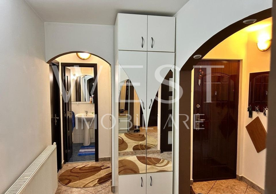 Apartament decomandat 4 camere|Etaj intermediar|Boxa|Expo Transilvania