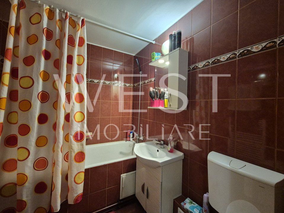 Apartament decomandat 3 camere-la cheie! Etaj intermediar! Zona Expo !