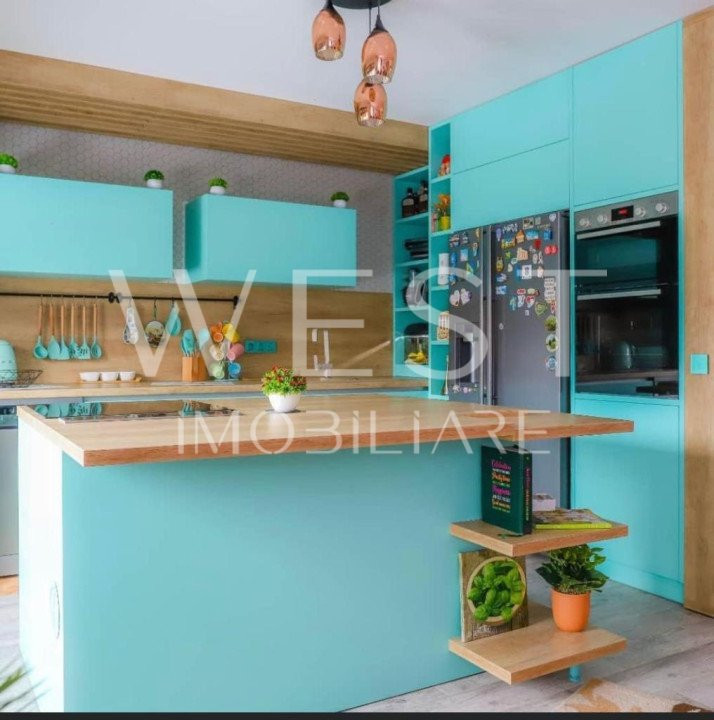 Triplex 4 camere 112mp+curte! Modern mobilat/utilat! Zona Florilor!