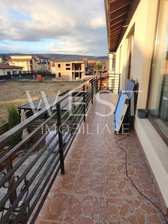 Triplex 4 camere 112mp+curte! Modern mobilat/utilat! Zona Florilor!