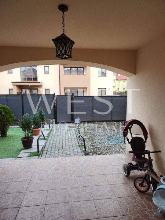 Triplex 4 camere 112mp+curte! Modern mobilat/utilat! Zona Florilor!